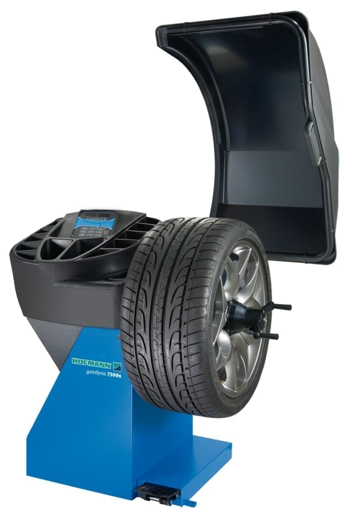 Станок балансировочный для л/а GEODYNA 7300 S